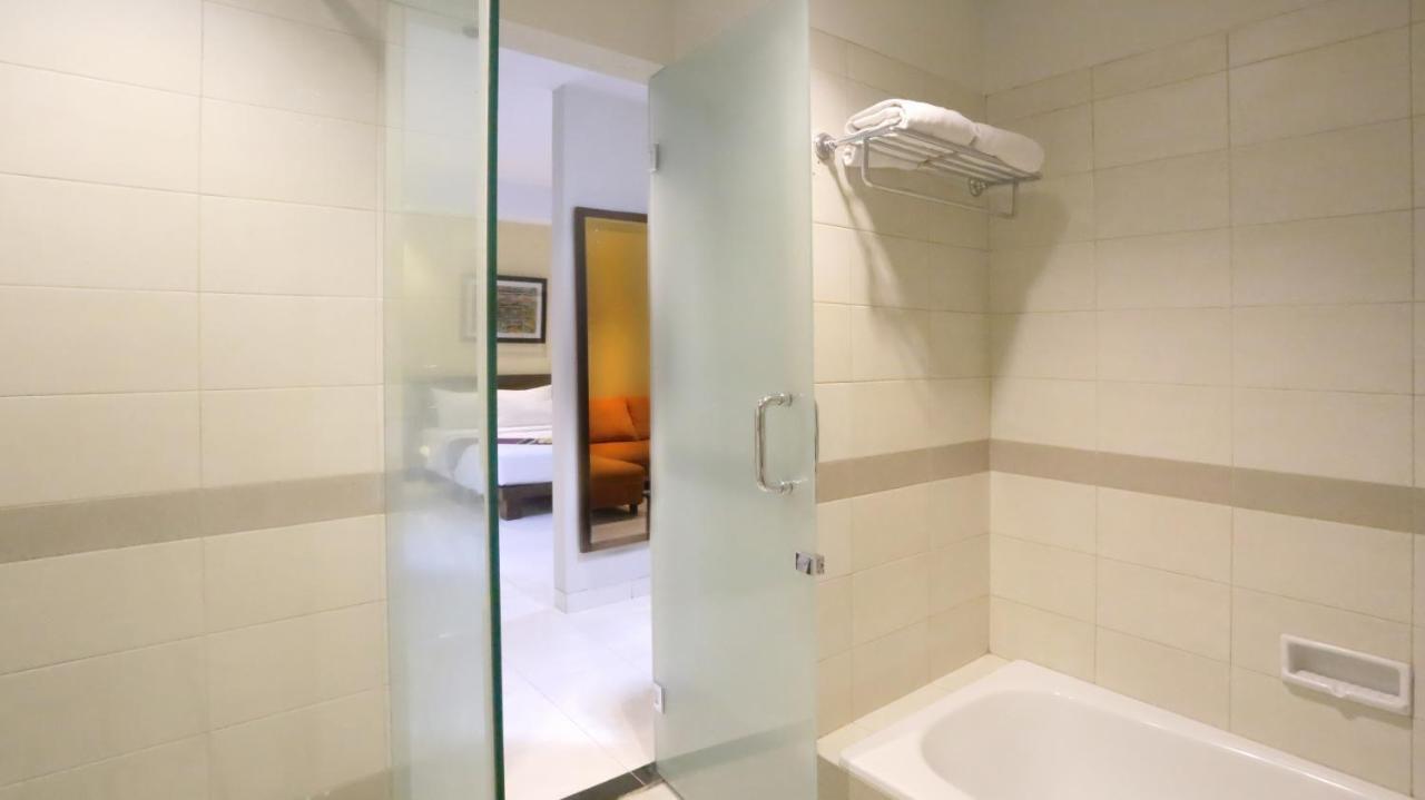 Hotel Quirin เซอมารัง ภายนอก รูปภาพ