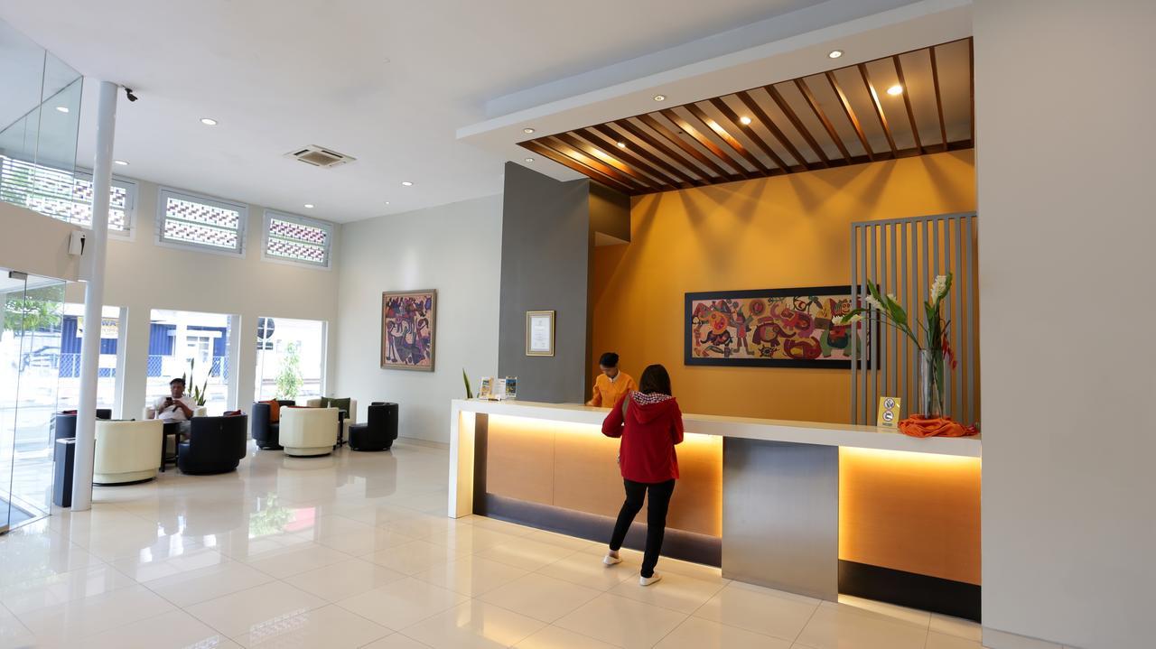 Hotel Quirin เซอมารัง ภายนอก รูปภาพ