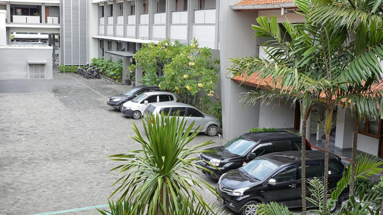Hotel Quirin เซอมารัง ภายนอก รูปภาพ