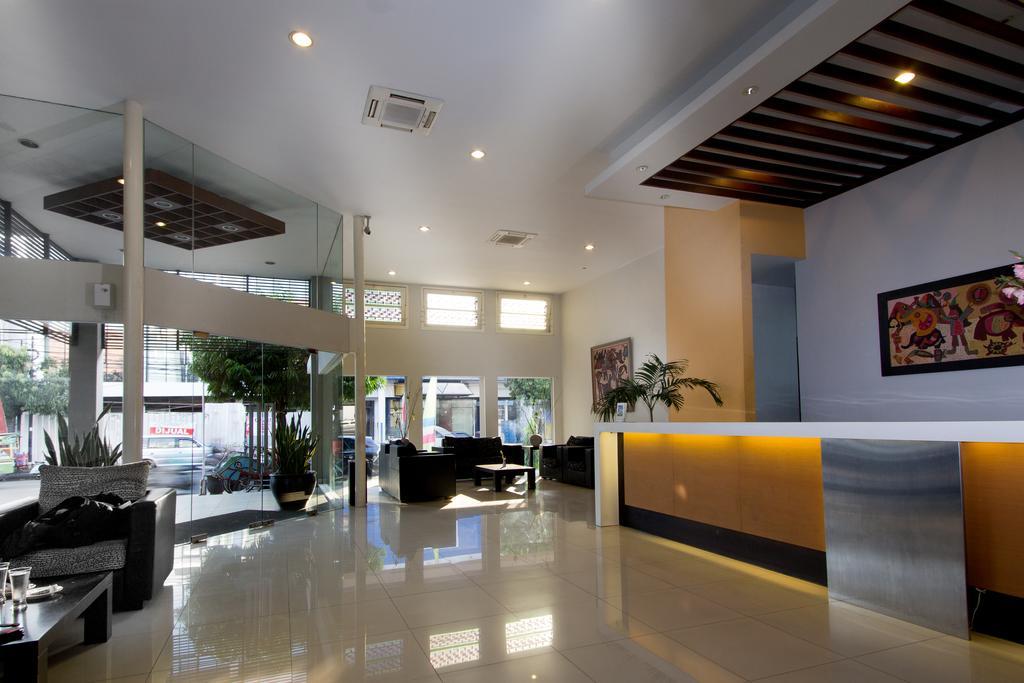 Hotel Quirin เซอมารัง ภายนอก รูปภาพ