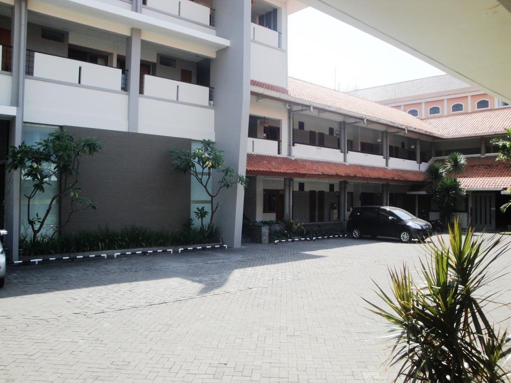 Hotel Quirin เซอมารัง ภายนอก รูปภาพ