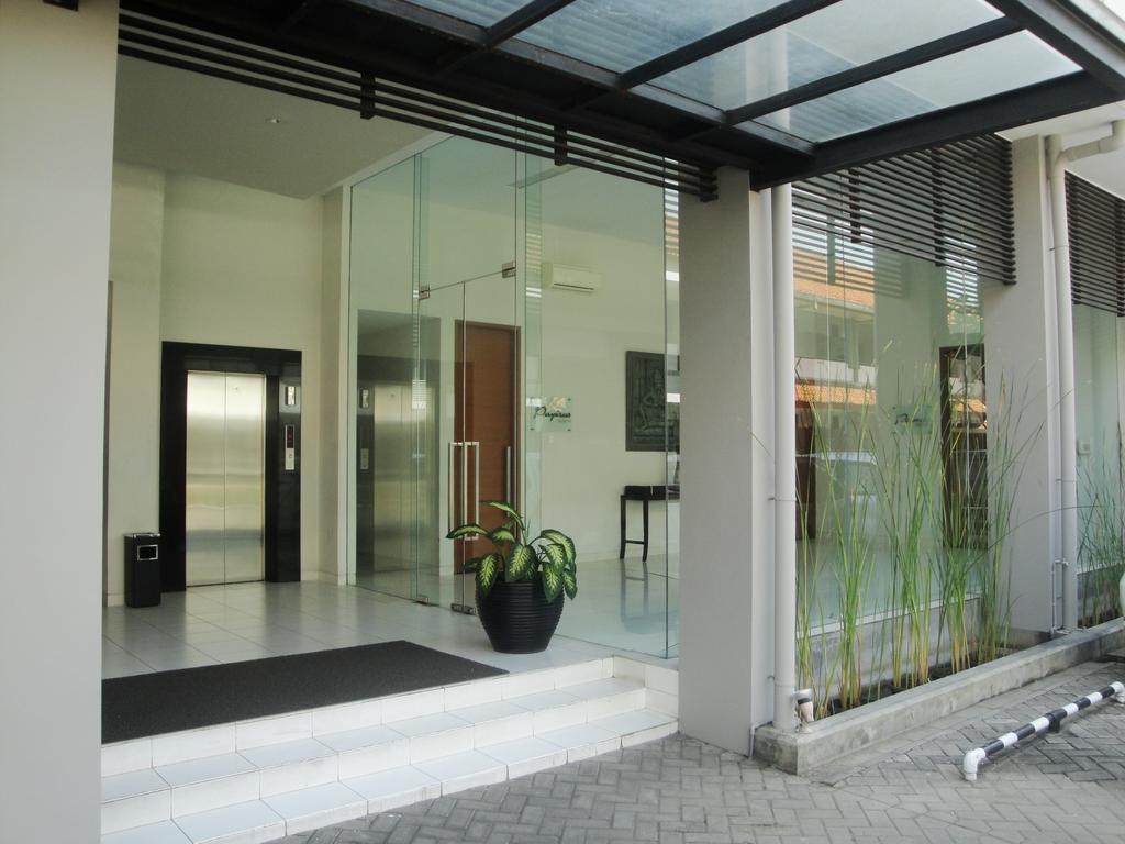 Hotel Quirin เซอมารัง ภายนอก รูปภาพ
